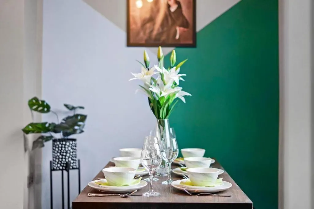 Stylish Sheffield Abode - Parking - Sleeps 7 Βίλα