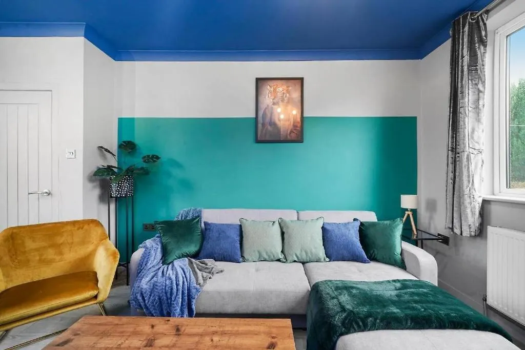 Stylish Sheffield Abode - Parking - Sleeps 7 Villa Egyesült Királyság